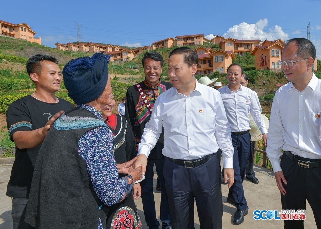 彭清华在乐山调研时强调:在深化党史学习教育中凝聚奋