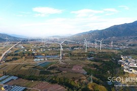 航拍：雅砻江新能源发电站 风光水互补助发展