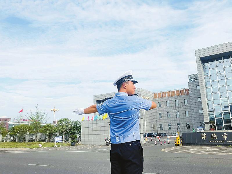 绵阳交警图片